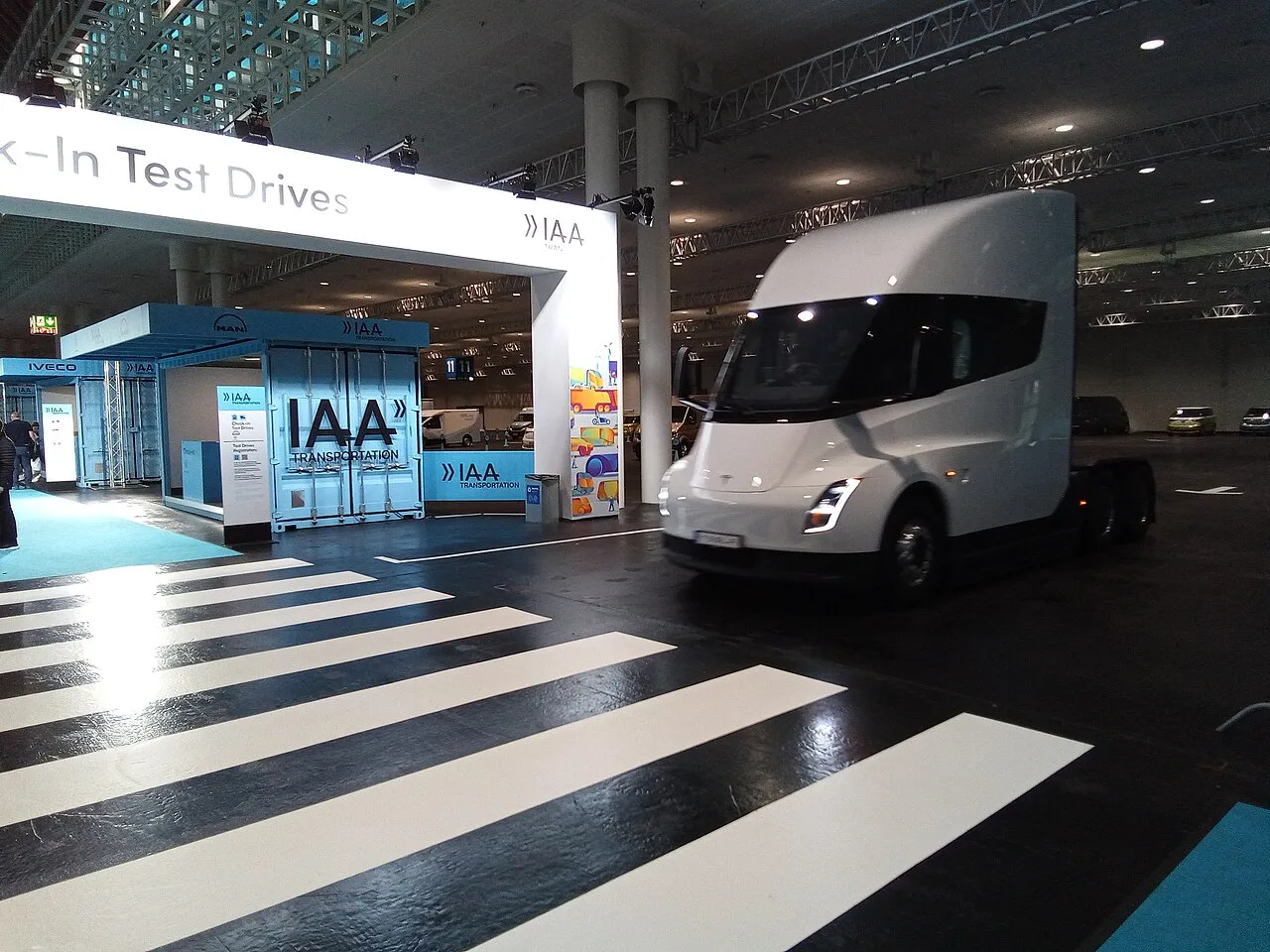 Tesla Semi : l’Europe aura ses détails en septembre, la production US monte en puissance