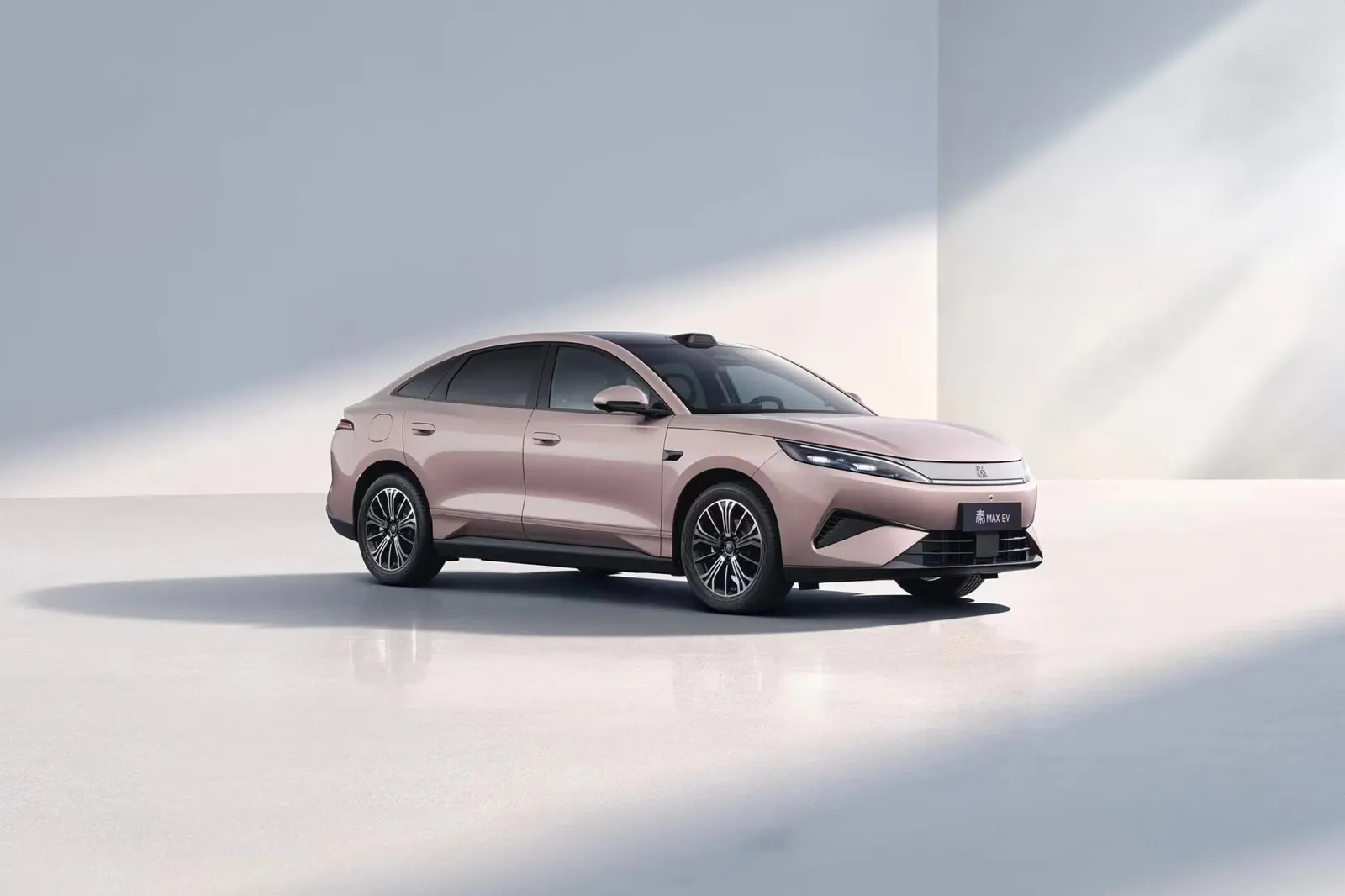 BYD Qin Max : une berline électrique à 14 000 €, deux fois moins chère qu’une Tesla Model 3