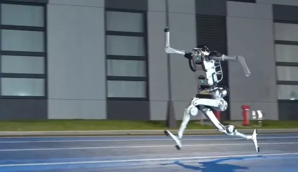 Robots humanoïdes : un modèle chinois dépasse la vitesse d’Usain Bolt, mais avec des limites